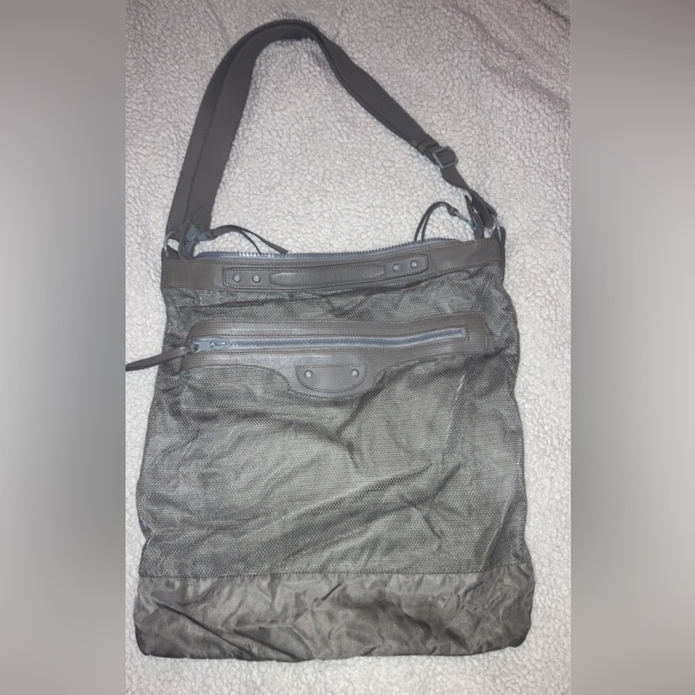 balenciaga bag ✨